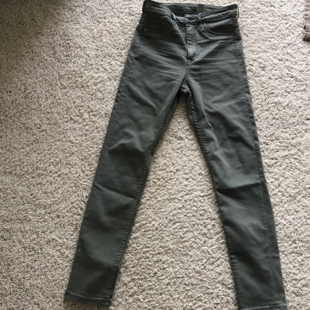 H&M army green slacks. Great for work. Worn once!